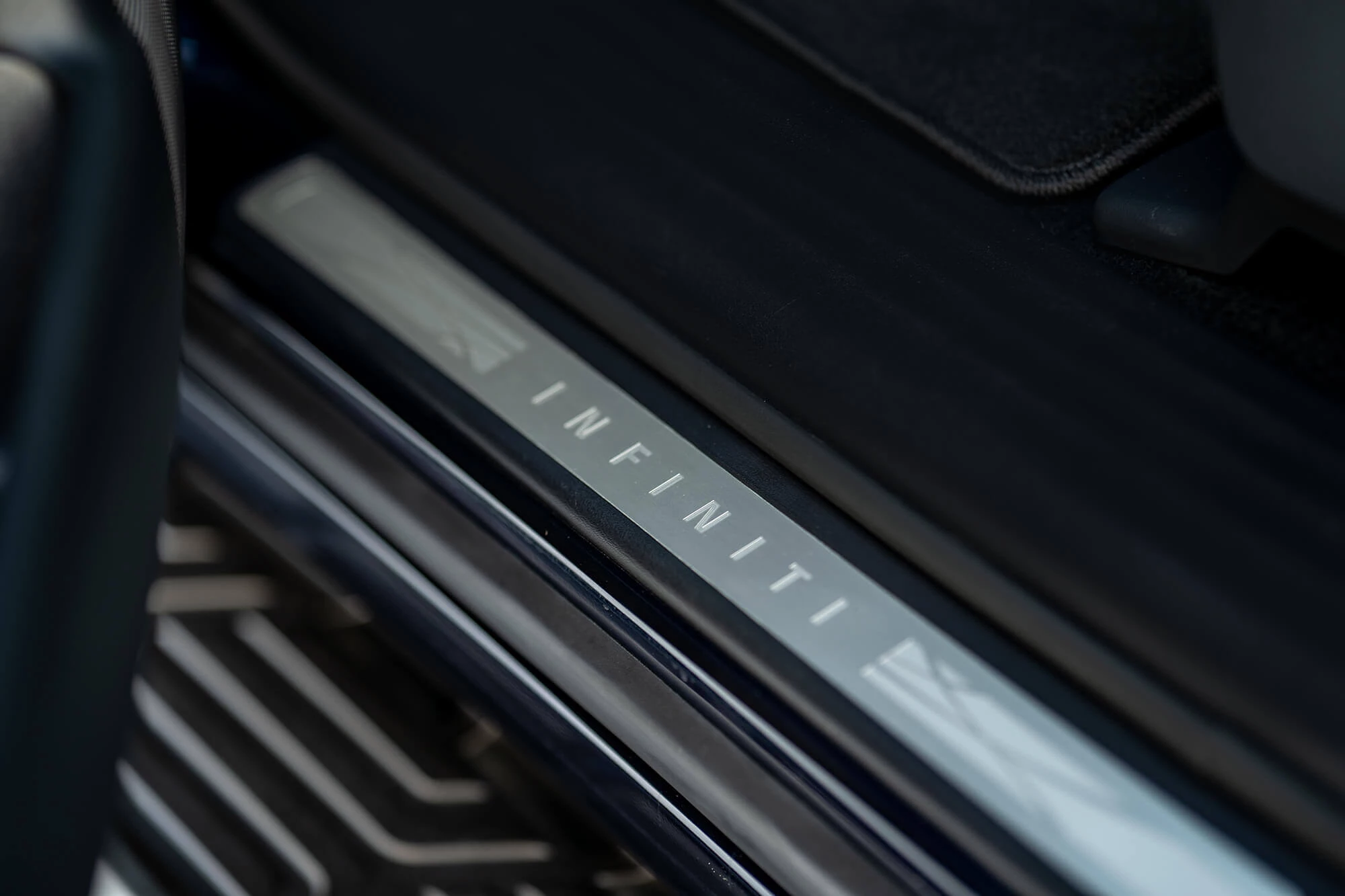 Infiniti-QX80-21