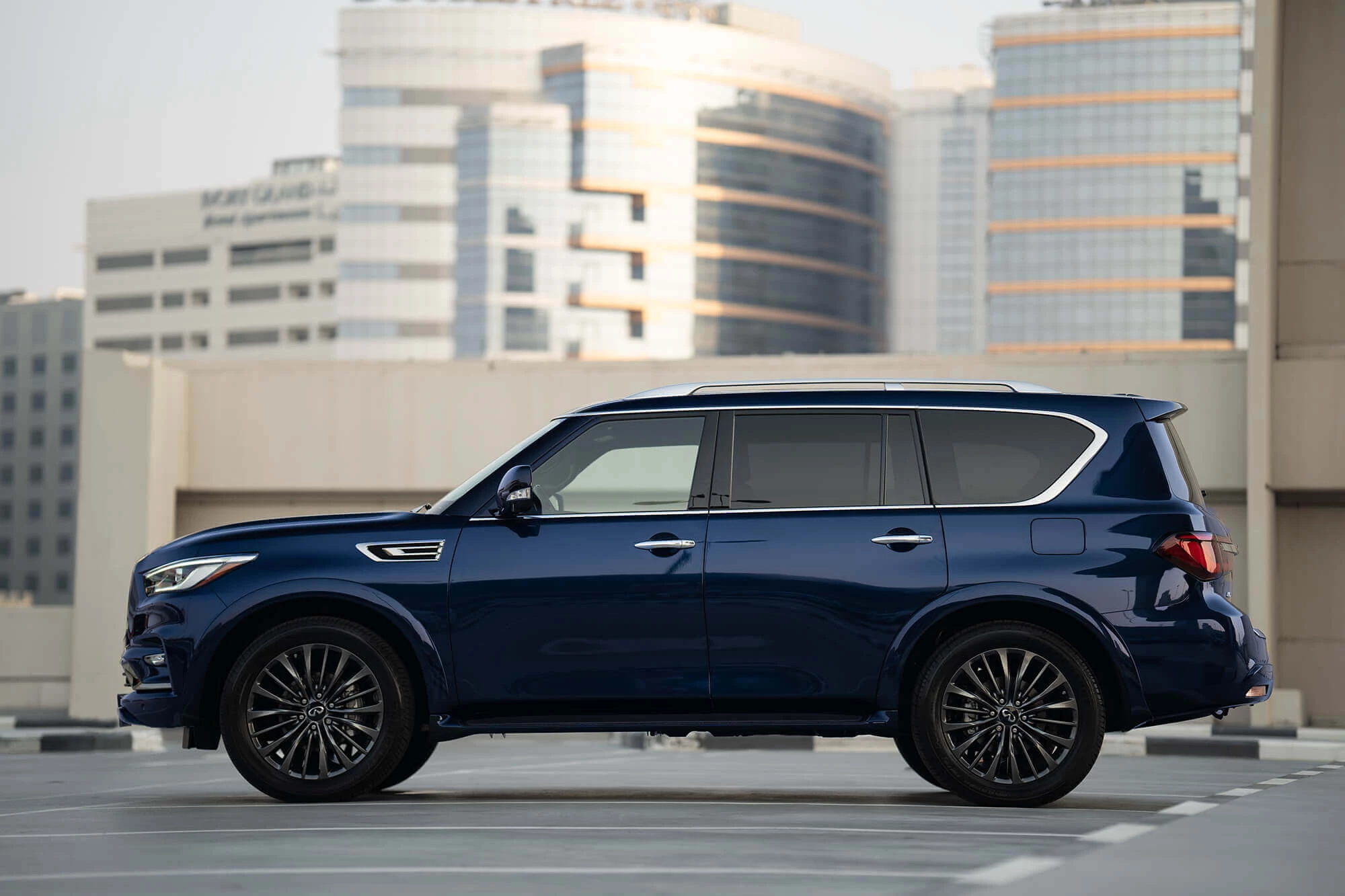 Infiniti-QX80-29