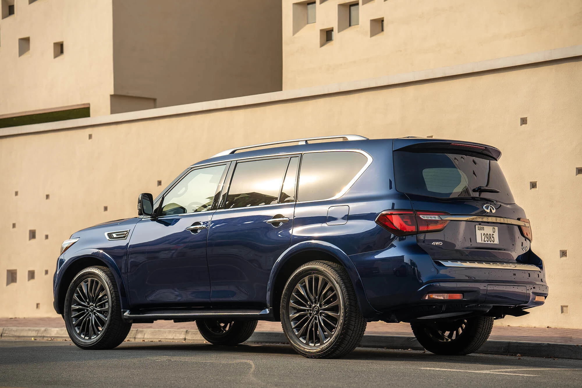 Infiniti-QX80-6