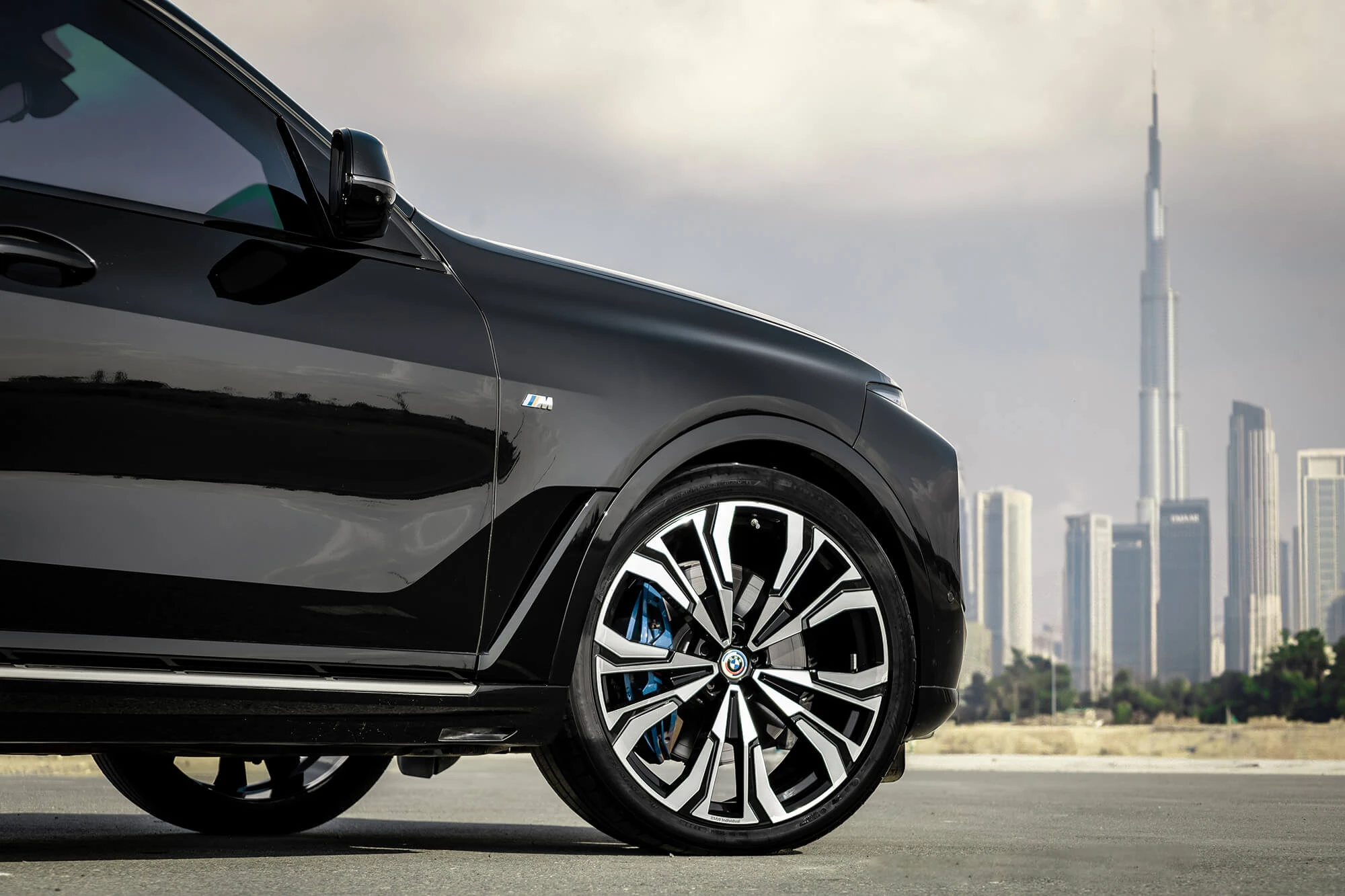 bmw_x7_black_04