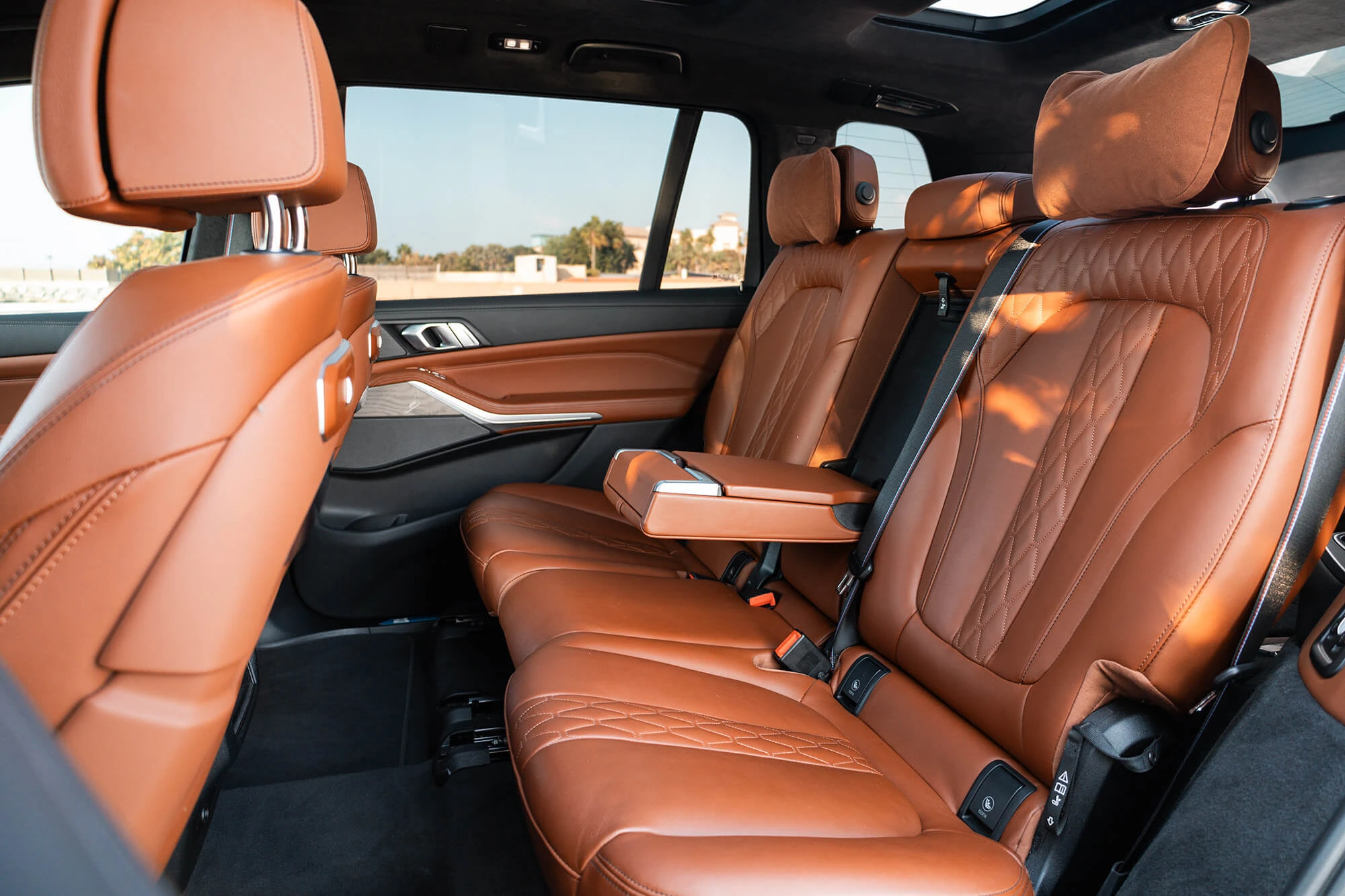 bmw_x7_black_09