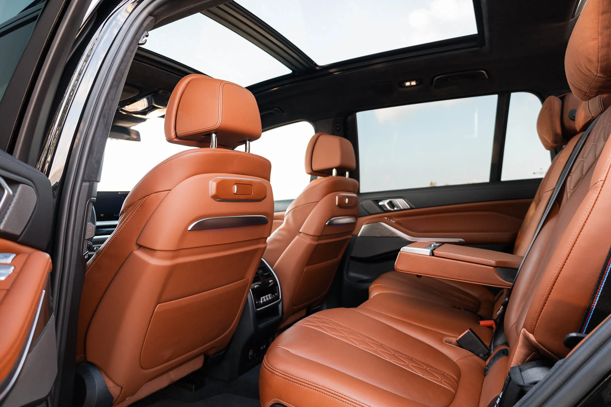 bmw_x7_black_11