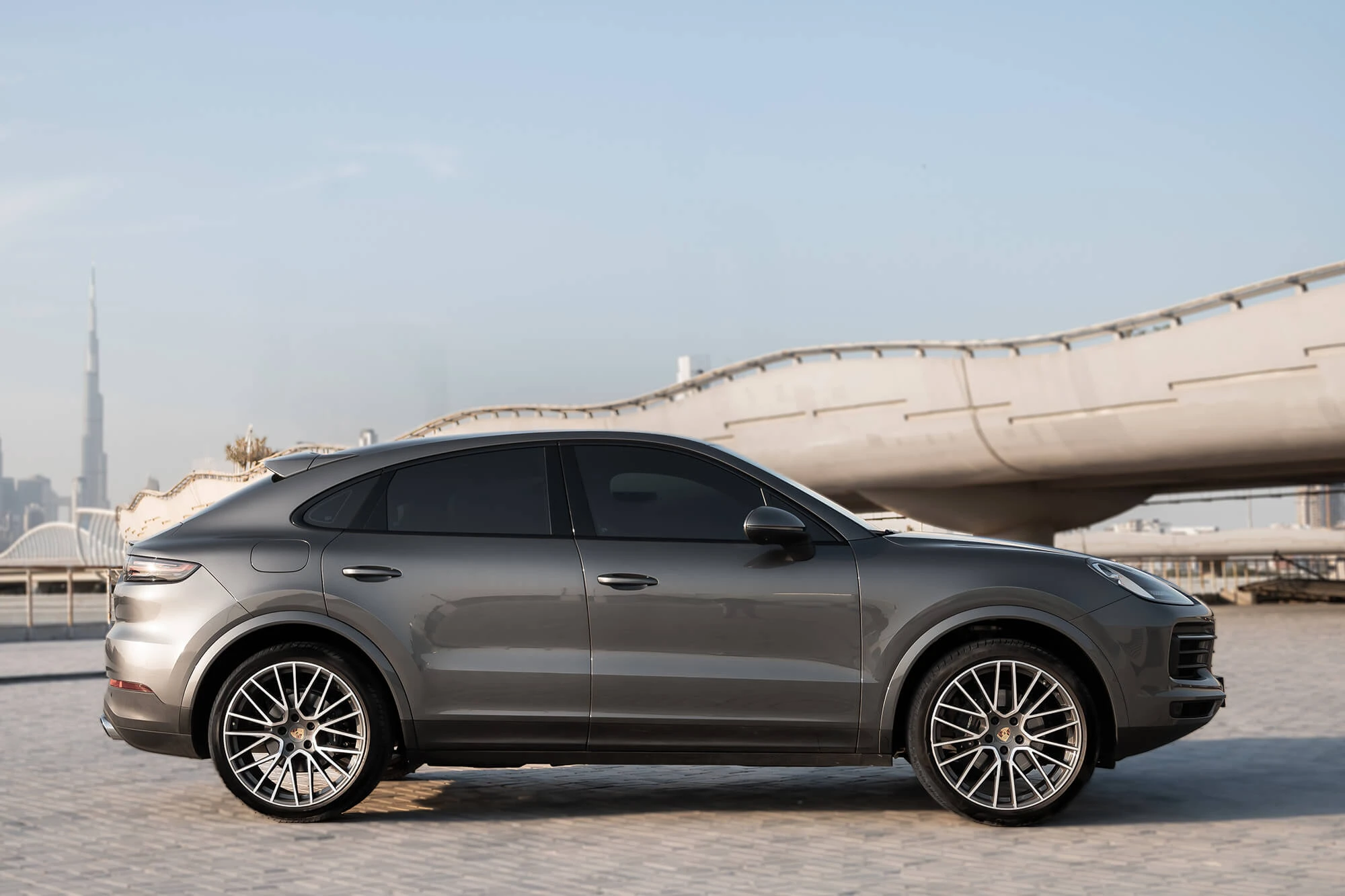 porsche_cayenne_grey_2023_02