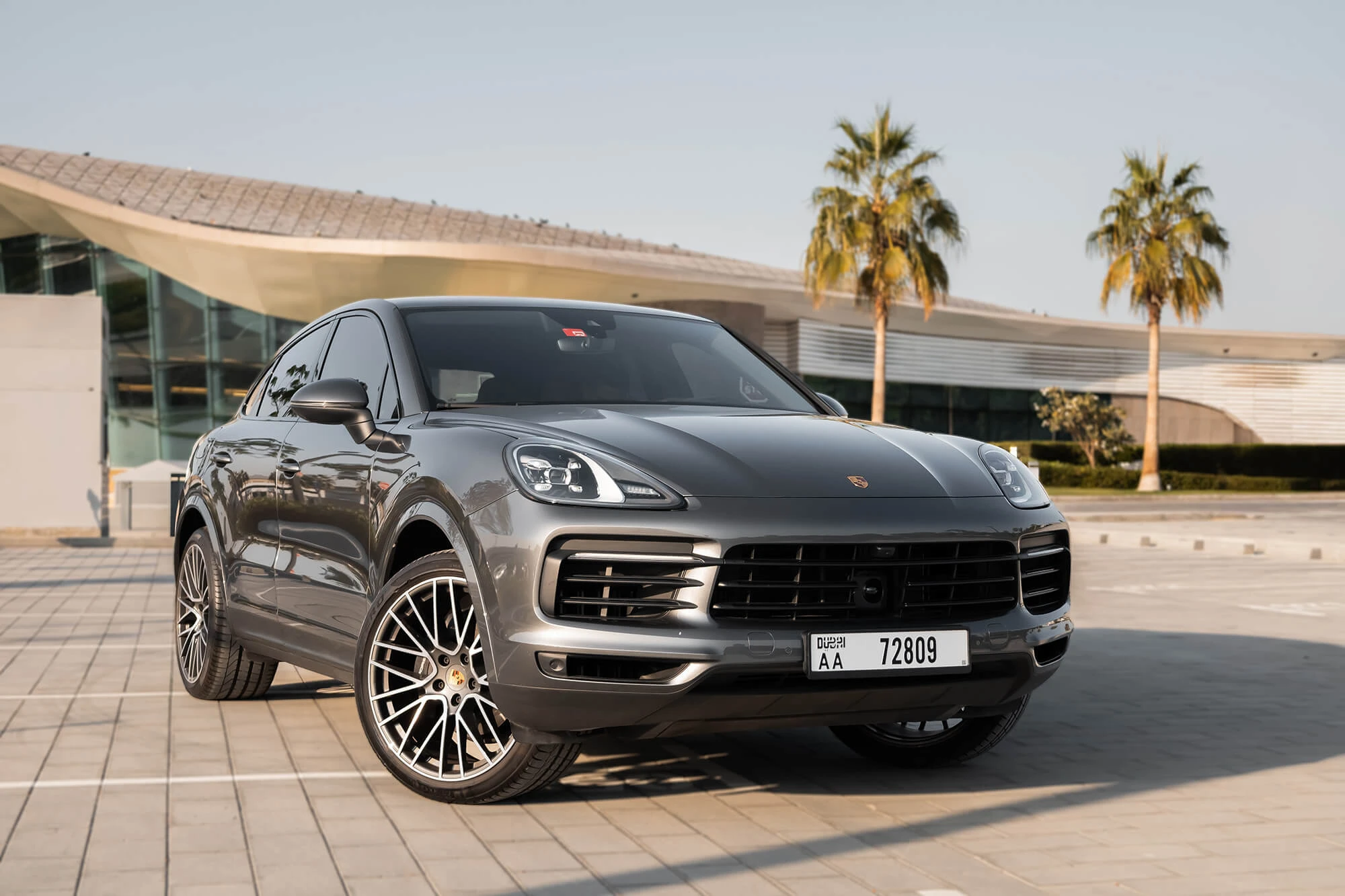 porsche_cayenne_grey_2023_03