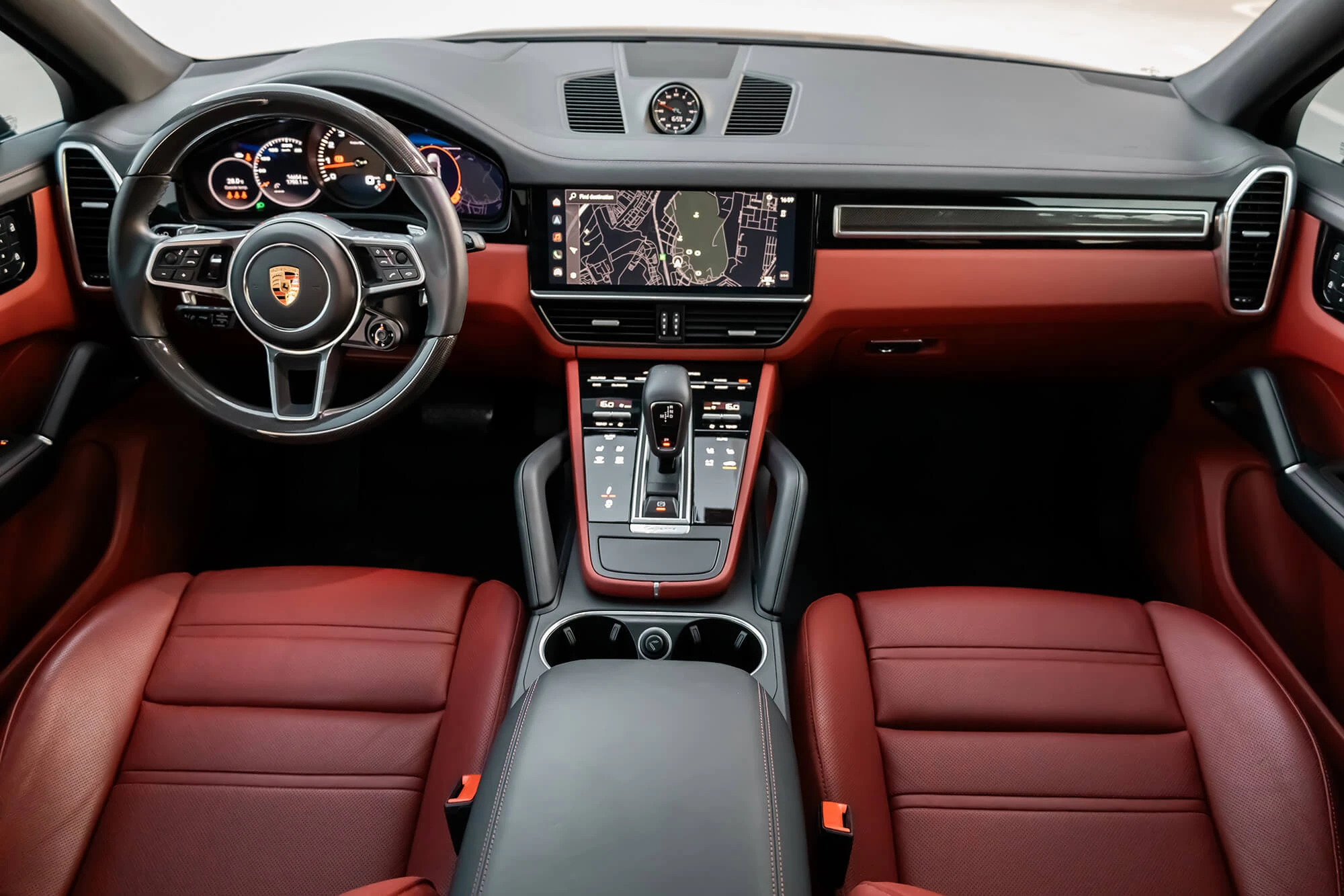 porsche_cayenne_grey_2023_10