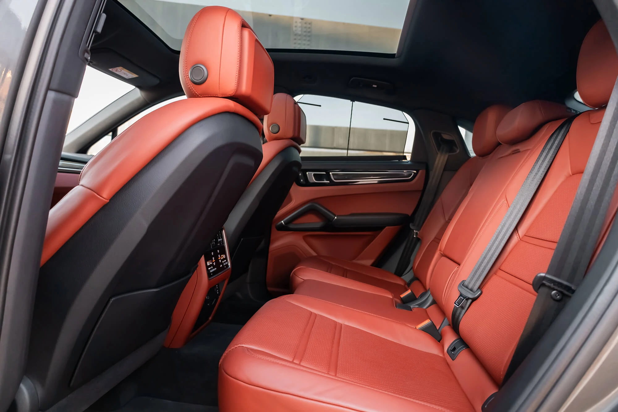 porsche_cayenne_grey_2023_16